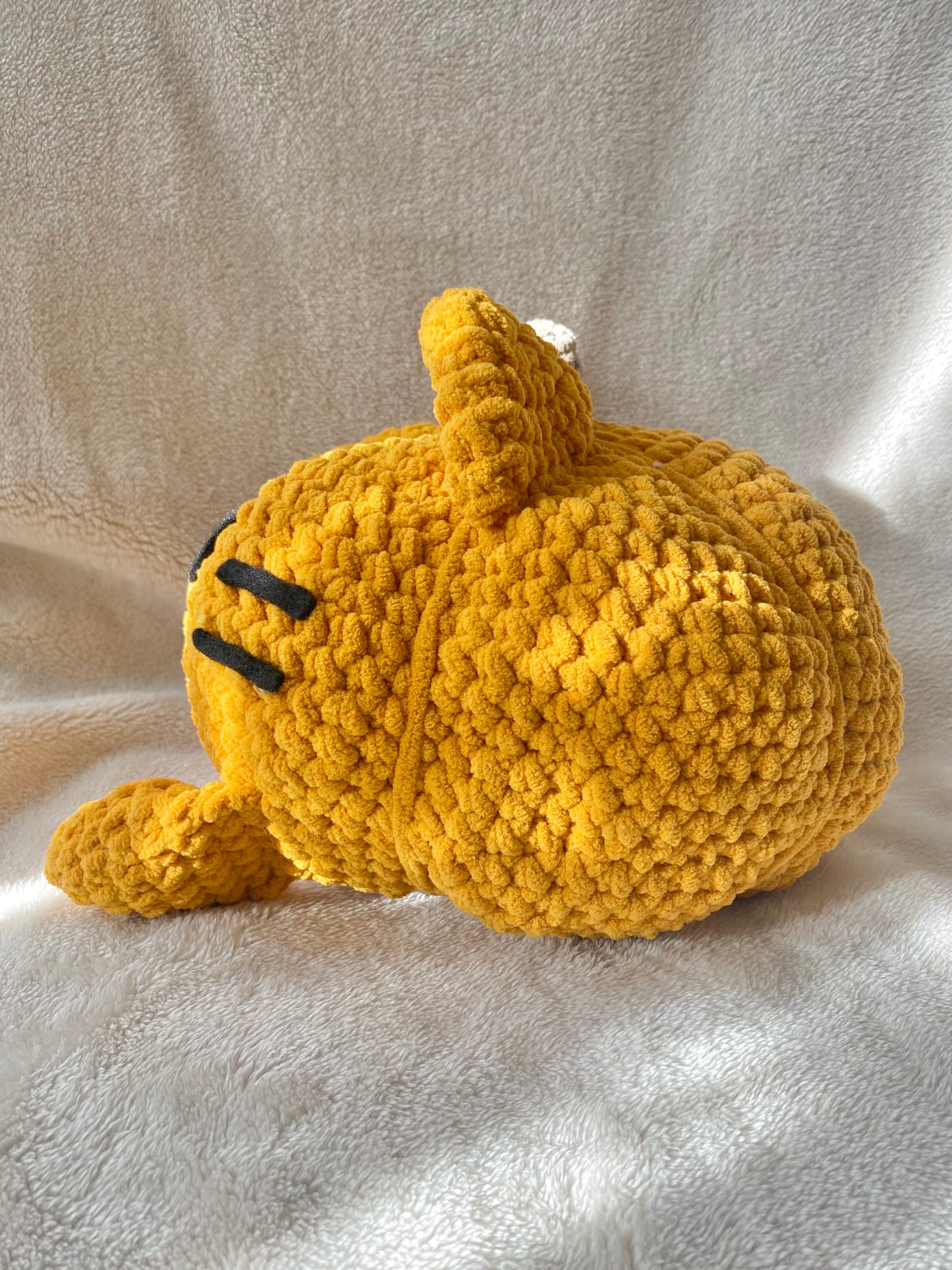 Crochet Jumbo Pumpkin Cat