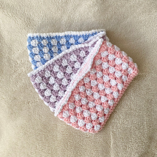 Wallet purse made using granny stitches in crochet