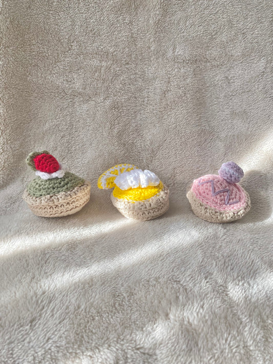 Crochet cute bakery keyrings - strawberry matcha, lemon meringue, lavender macaron